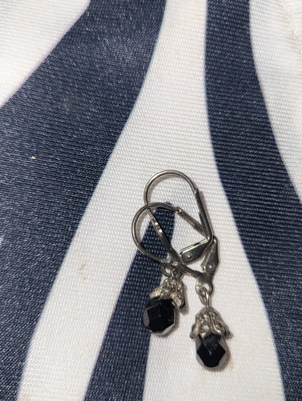 Wimen's Dabgle Earrings